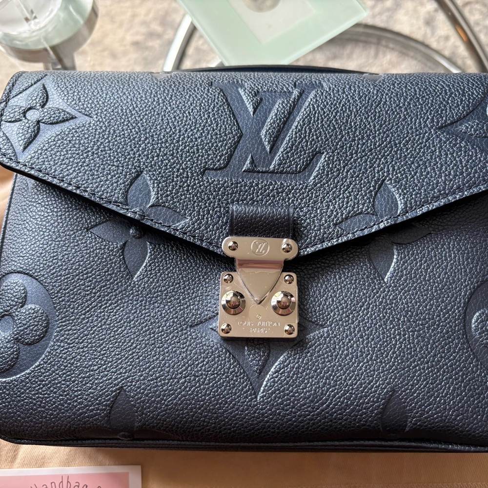 🌸Louis Vuitton Empriente Navy Nacre Pochette Metis🌸 - Picture 5 of 17